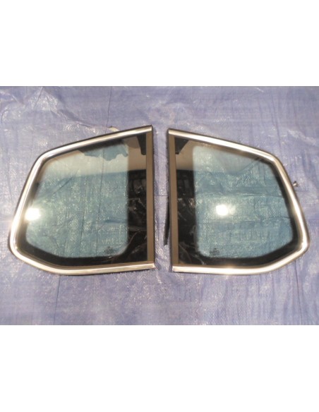 VW TOURAN III 5T SZYBA KAROSERYJNA PRAWA