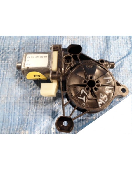 AUDI A4 B9 8W SILNICZEK SZYBY L.TYŁ 8W0959811