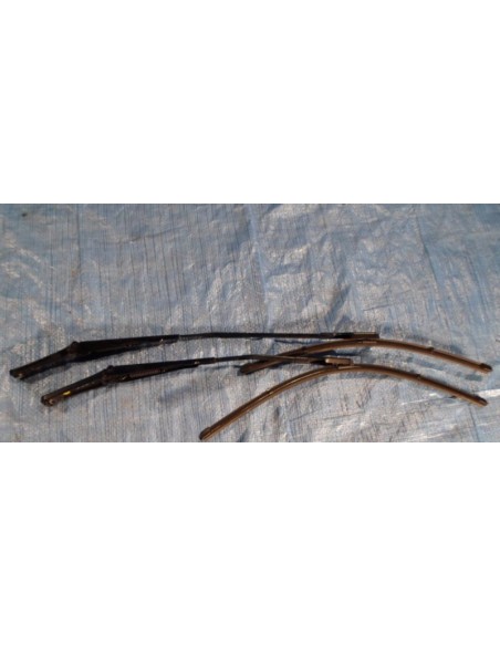 AUDI A4 B9 8W RAMIONA PIÓRA WYCIERACZEK