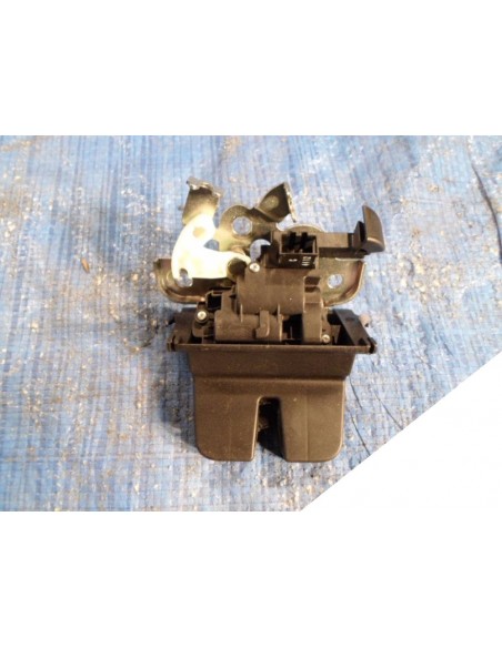 SKODA SUPERB II ZAMEK KLAPY TYŁ 3T9827520