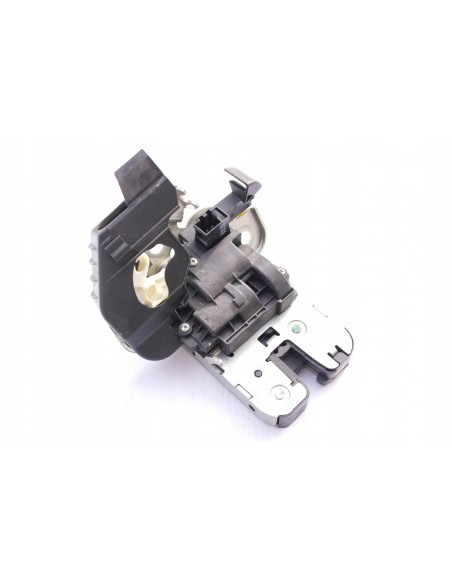 AUDI A3 8P ZAMEK KLAPY TYŁ 8K9827505