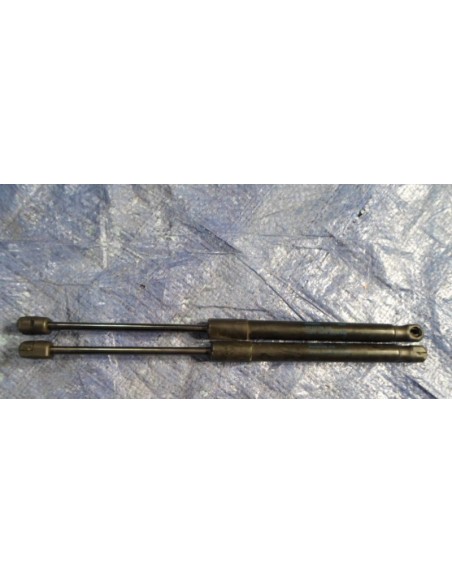 SKODA SUPERB III SIŁOWNIKI MASKI KOMPLET