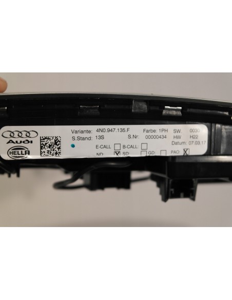 AUDI A8 4N D5 OŚWIETLENIE KABINY 4N0947135F