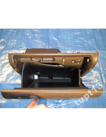 VW TIGUAN SCHOWEK PASAŻERA JAK NOWY