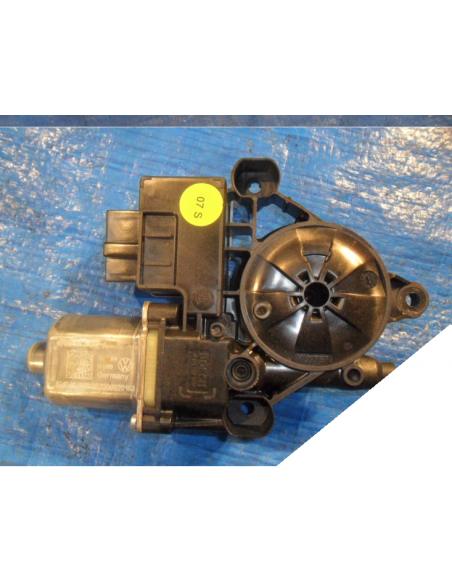 SKODA OCTAVIA III SILNICZEK SZYBY PRAWY 5Q0959812