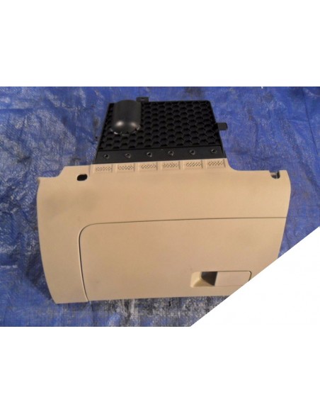 SKODA RAPID 2012-13 R SCHOWEK PASAŻERA