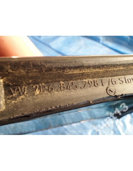 VW TOUAREG FL SZYBA KAROSERYJNA PRAWA CHROM