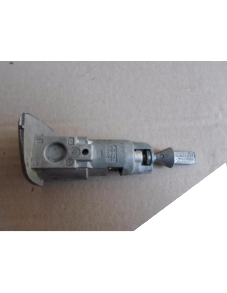 VW WKŁADKA ZAMKA DRZWI 5K0837167A