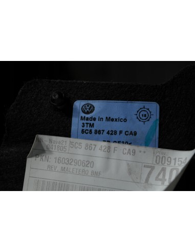 VW BEETLE 5C5 TAPICERKA BAGAŻNIKA PRAWA
