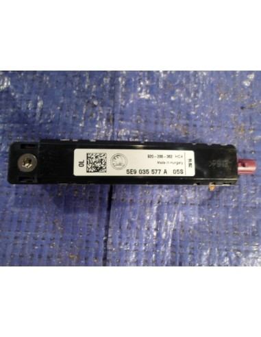 SKODA OCTAVIA III ZASILACZ ANTENY 5E9035577A