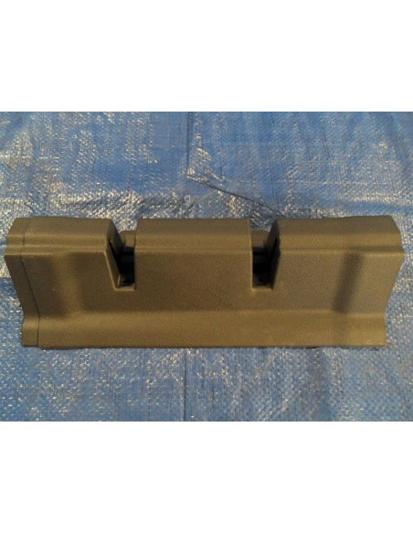 VW TOURAN 2011-12 R PLASTIK POD FOTEL