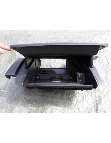 AUDI A1 SCHOWEK PASAŻERA CZARNY 8X1857035C