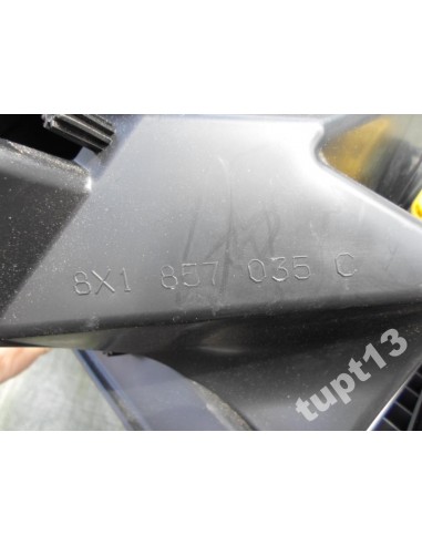 AUDI A1 SCHOWEK PASAŻERA CZARNY 8X1857035C