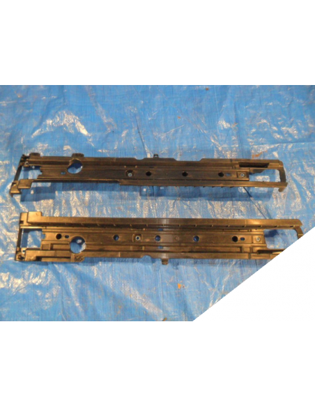 VW TOUAREG 10-14 PLASTIK BAGAŻNIKA LEWY 7P0863599