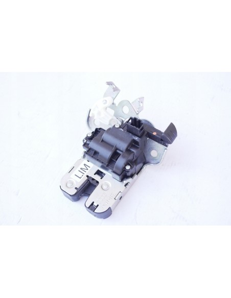 AUDI A8 4H D4 ZAMEK KLAPY TYŁ 4H0827505