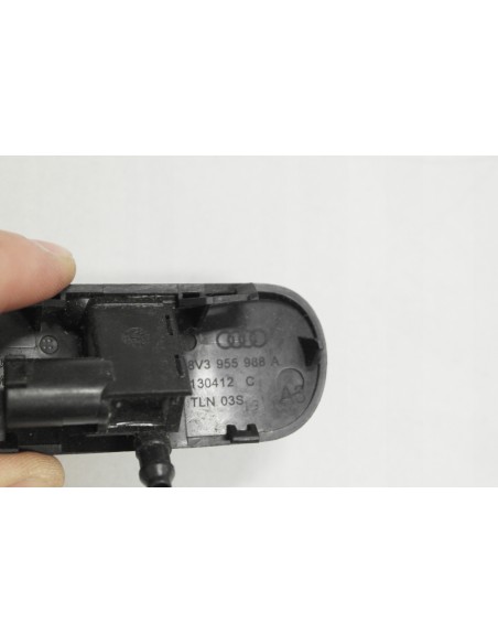 AUDI A3 SPRYSKIWACZ DYSZA SZYBY 8V3955987A 988A