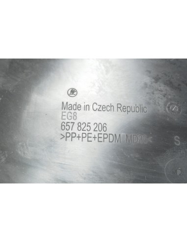 SKODA SCALA OSŁONA PODWOZIA PRAWY TYŁ 657825206