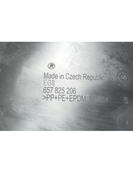 SKODA SCALA OSŁONA PODWOZIA PRAWY TYŁ 657825206