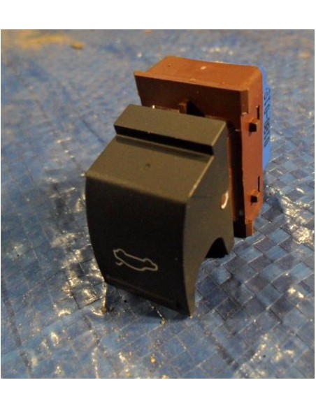 VW PASSAT B7 WŁACZNIK PODNOSZENIA KLAPY TYLNEJ