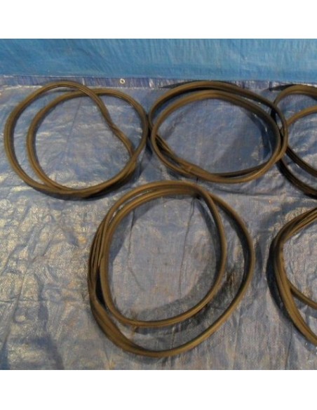 SKODA FABIA II USZCZELKA DRZWI LEWY TYŁ