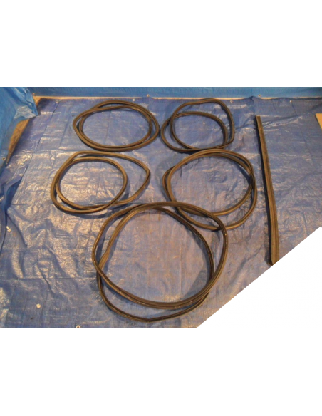 AUDI Q5 USZCZELKA KAROSERYJNA DRZWI PRAWY PRZÓD