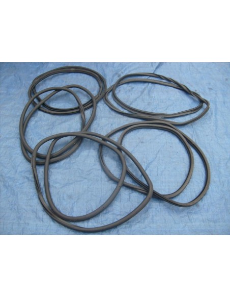 VW TOURAN 2011 R USZCZELKA KAROSERYJNA DRZWI