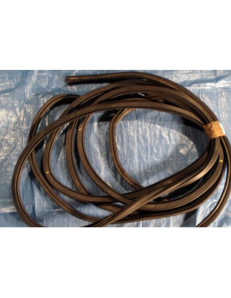 AUDI A3 8V0 3-D USZCZELKA KAROSERYJNA LEWA