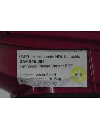 VW PASSAT B7 LAMPA Z KLAPY PRAWA 3AF945094
