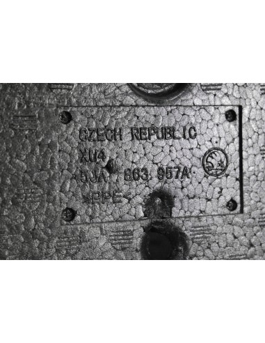 SKODA RAPID PIANKA BAGAŻNIKA 5JA863957A