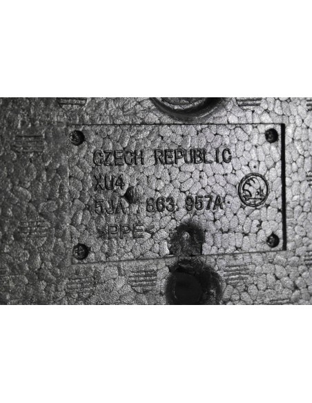 SKODA RAPID PIANKA BAGAŻNIKA 5JA863957A