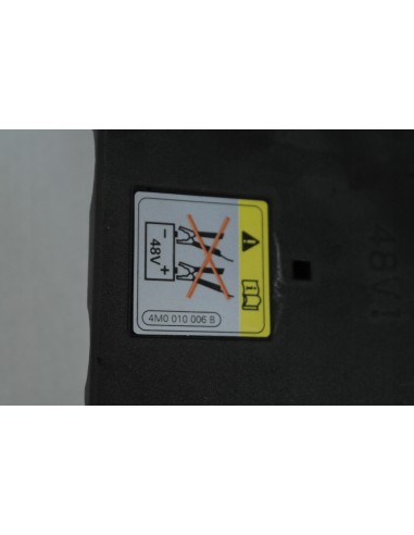 AUDI Q8 3.0 TFSI ZAŚLEPKA AKUMULATORA 4M0010006B