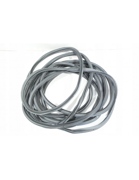 SKODA SCALA USZCZELKA KAROSERYJNA LEWA PRZEDNIA