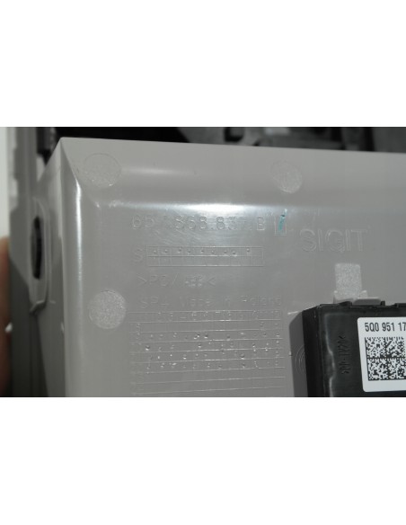 SKODA SCALA LAMPKA KABINOWA OŚWIETLENIE KABINY 657868837B