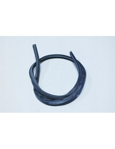 VW PASSAT B7 USZCZELKA KAROSERYJNA PODSZYBIA