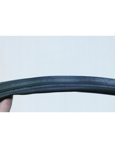 VW PASSAT B7 USZCZELKA KAROSERYJNA PODSZYBIA