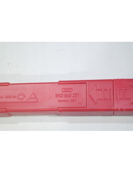 AUDI TRÓJKĄT OSTRZEGAWCZY 8K0860251