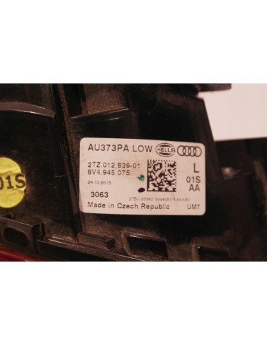 AUDI A3 8V 5D 8V4 LAMPA LEWA TYLNA 8V4945075