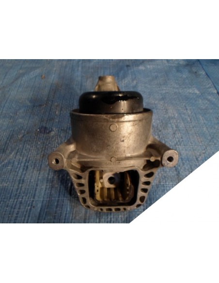 AUDI A4 B9 8W 2.0 TDI PODUSZKA SILNIKA 8W0199372BD