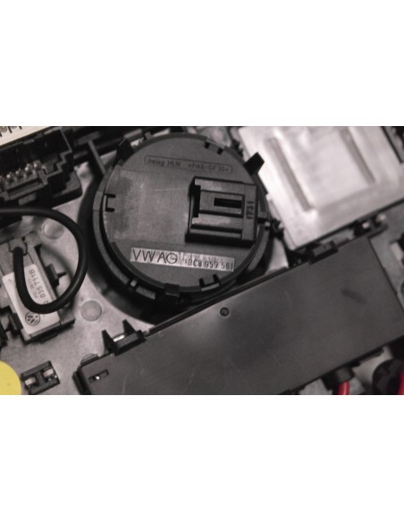 VW SCIROCCO LAMPKA KABINOWA OŚWIETLENIE KABINY 1K8947105P 3C8959561