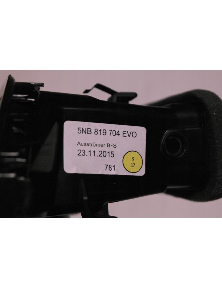 VW TIGUAN II 5NA KRATKA NAWIEWU PRAWA 5NB819704