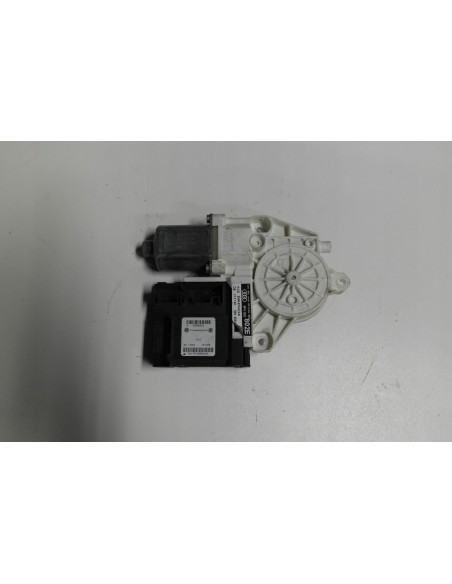 AUDI A3 8P0 SPORTBACK SILNICZEK SZYBY 8P4959802E