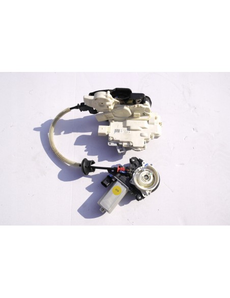 AUDI A8 4H D4 ZAMEK DOCIĄG DRZWI PRAWY PRZÓD