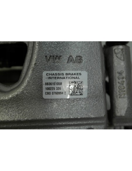 AUDI A5 B10 2.0 TDI ZACISK HAMULCOWY LEWY PRZEDNI LEWY PRZÓD 8B3615105B