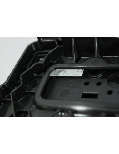AUDI SKRZYNKA BEZPIECZNIKÓW 8B3937550
