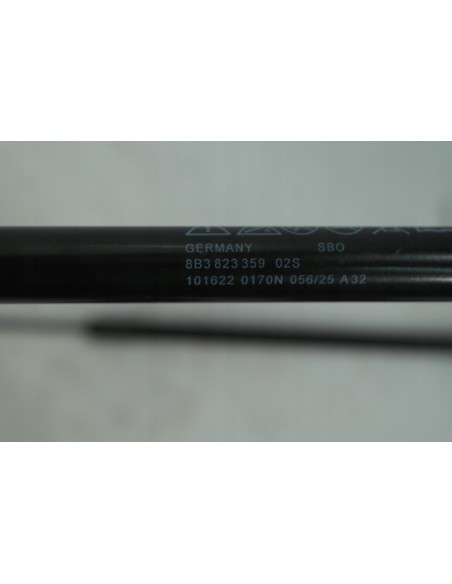 AUDI A5 B10 SIŁOWNIKI TELESKOPY MASKI 8B3823359