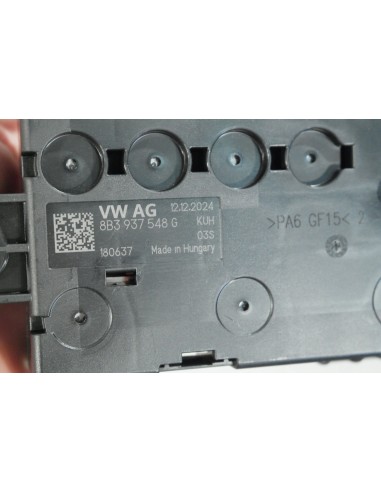 AUDI SKRZYNKA BEZPIECZNIKÓW 8B3937548G 8B3907717