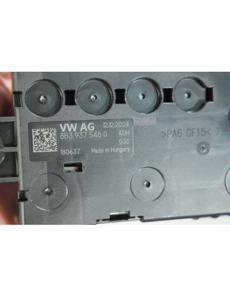 AUDI SKRZYNKA BEZPIECZNIKÓW 8B3937548G 8B3907717