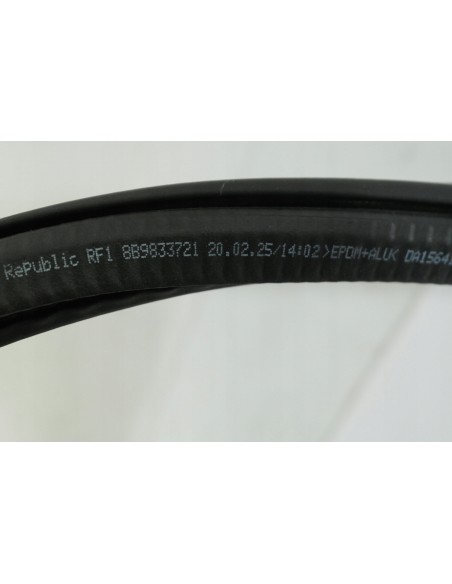 AUDI A5 B10 KOMBI USZCZELKA KAROSERYJNA DRZWI TYŁ 8B9833721