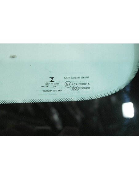 TOYOTA PROACE CITY SZYBA BOCZNA LEWA