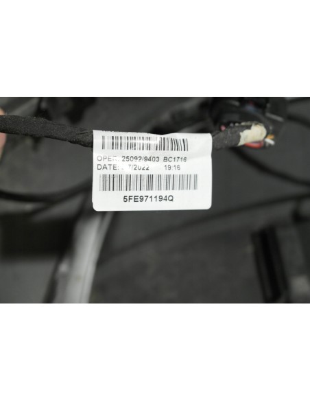 SEAT LEON IV KOMBI ZDERZAK TYLNY KOMPLETNY KAMERA PARKI POD KOLOR LZ7G